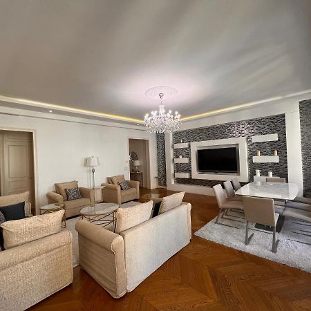 Appartement Champs-Elysees - Hala Paris Eksteriør billede