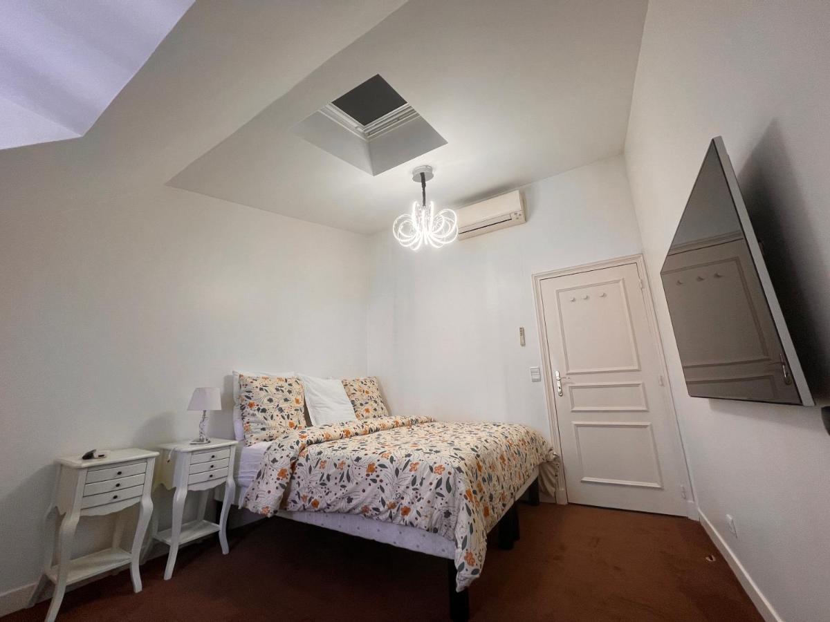 Appartement Champs-Elysees - Hala Paris Eksteriør billede