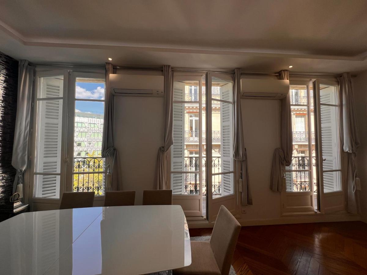 Appartement Champs-Elysees - Hala Paris Eksteriør billede