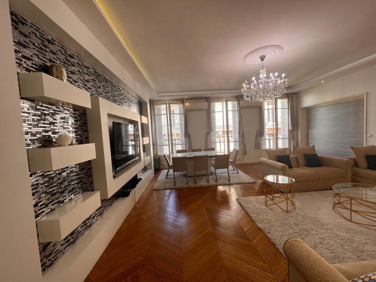 Appartement Champs-Elysees - Hala Paris Eksteriør billede