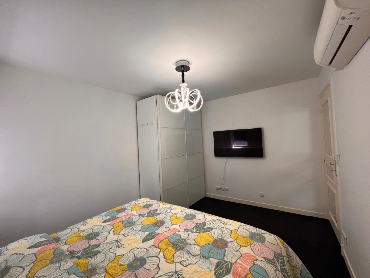 Appartement Champs-Elysees - Hala Paris Eksteriør billede
