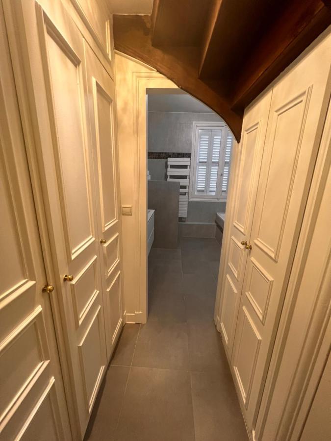Appartement Champs-Elysees - Hala Paris Eksteriør billede
